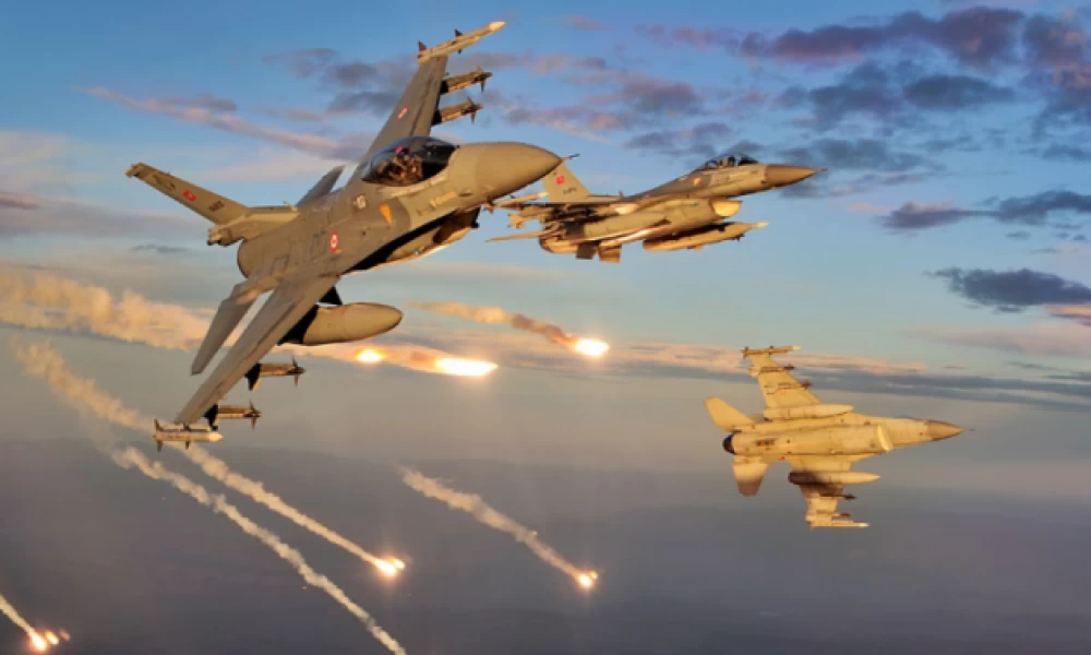 EKTAKTO: Τουρκικά F-16 πέταξαν πάνω από τον Εβρο στα 200 μέτρα - ''Βγάζει'' & το Oruc Reis για έρευνες ο Ερντογάν